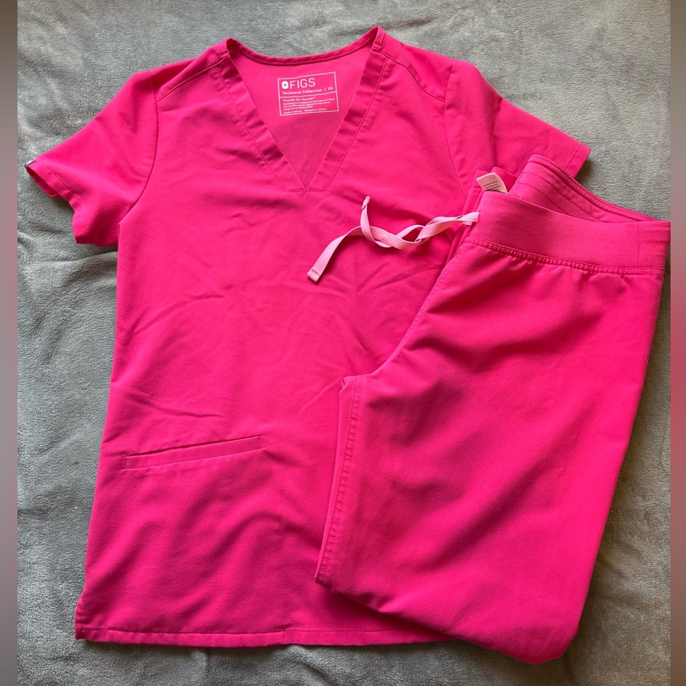 Figs Scrubs Set - Hot Pink